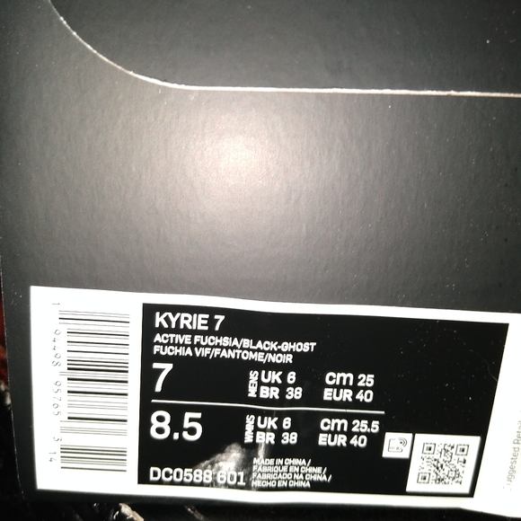 BRAND NEW KYRIE VII - Picture 8 of 10